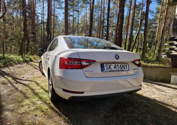 Skoda Superb cena 87500 przebieg: 80000, rok produkcji 2018 z Sosnowiec małe 301